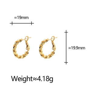 Detailed view of 19mm gold twisted hoop earrings showing exact size and weight dimensions