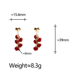 Boucles d'oreilles cœur doré avec grappes de perles rouges, longueur de 39mm