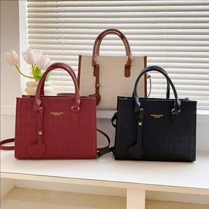 Quilted Rhombic Tote Bag PU Leather Large Capacity Handbag Heart Charm Women Retro Crossbody Shoulder Bag Fashion