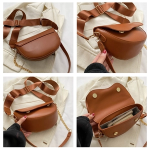 Vues détaillées du sac besace marron avec large bandoulière et chaîne dorée chic