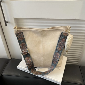 Grand sac cabas en toile beige avec bandoulière bohème colorée et petit porte-monnaie