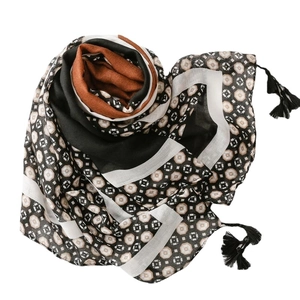 Classic geometric printed scarf with tassels in black, beige and caramel tones