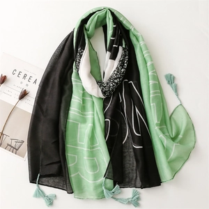 Écharpe Châle Mode Polyester Voile Sensation Coton Lin Glands Imprimé Lettres Bloc De Couleur Protection Solaire Voyage Plage Pour Femmes