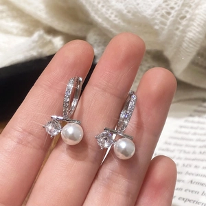 Elegant silver pearl and zircon hoop earrings for a stylish and minimalist look
