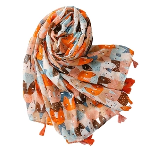 Sciarpa leggera in cotone e lino con stampa gatto cartoon e nappe a frange colorate
