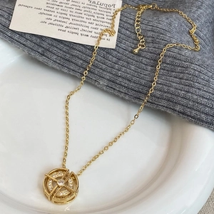 Collier Pendentif Boule Astronomique Unique Pour Femme Cuivre Avec Zircon Plaqué Or 18K Bijoux Célestes Creux