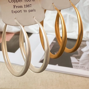 Grandes Créoles Mates Pour Femmes Minimaliste Géométrique En Cuivre Plaqué Or 18K Bijoux De Mode De Luxe