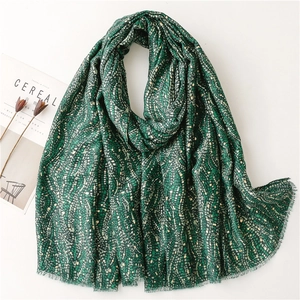 Écharpe en coton et lin vert avec imprimé mosaïque et bords effilochés doux