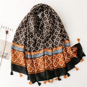 Women Ethnic Print Scarf Large Shawl Bohemian Tassel Sun Protection Warm Wrap Polyester Retro Fashion Accessory