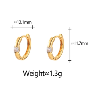 Detailed size chart of gold geometric huggie earrings with square zirconia dimensions