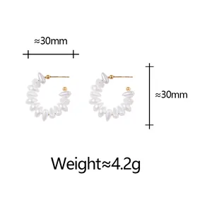 Size chart showing 30mm diameter and 4.2g weight for C-shaped pearl earrings