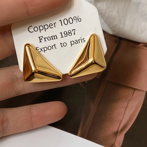Chic 3D geometric gold pyramid stud earrings in 100% copper with a bold luxury finish