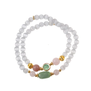 Bracelet double rang avec pierres oeil de chat blanches et pendentif en jade vert