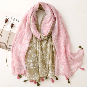 Écharpe en coton et lin à fleurs rose et vert avec pompons doux pour le soleil