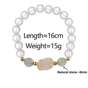 Detalle de pulsera de cristal blanco con calcedonia verde y sus dimensiones