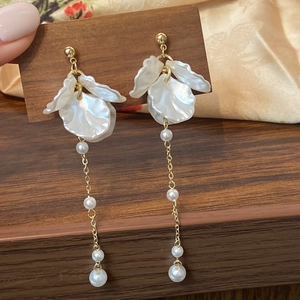 Flower Petal Drop Earrings With Copper Earring Post Long Tassel Faux Artificial Pearl Vintage Elegant Jewelry For Women