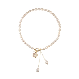 Collier en perles d'eau douce avec pendentif fleur et fermoir à bascule OT doré