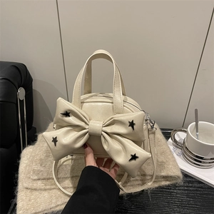 Sac à Main Femme en Cuir PU avec Nœud Mignon Petit Sac à Bandoulière Carré à la Mode avec Rivets en Étoile