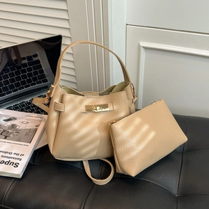 Sac Seau Femme en Cuir PU Grain de Litchi Avec Fermoir en Métal Simple Sac à Bandoulière Et Pochette Pour Le Quotidien