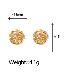 Vintage gold hollow woven geometric earrings with 15mm diameter and 4.1g weight
