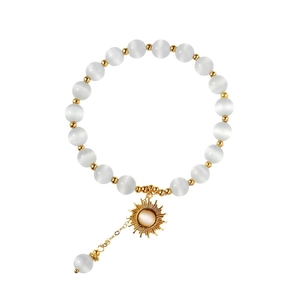 Bracelet en pierres d'oeil de chat naturelles avec pendentif soleil doré et perles