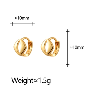 Minimalist geometric oval hoop earrings in golden finish with 10mm dimensions