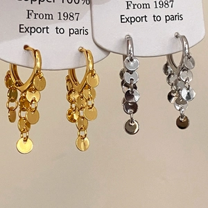 Pendientes de aro de cobre dorado y plateado con borlas de lentejuelas metálicas
