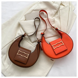 Fashion crescent underarm shoulder bag for women, trendy PU leather crossbody small bag.