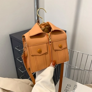 Sac bandoulière original en forme de veste, cuir PU orange avec détails de fermeture