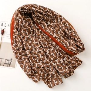 Écharpe bohème en mousseline avec motif d'éventail marron et bordures orange vif