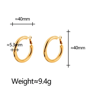 Detaillierte Größenparameter polierter goldener Creolen mit 40 mm Außendurchmesser