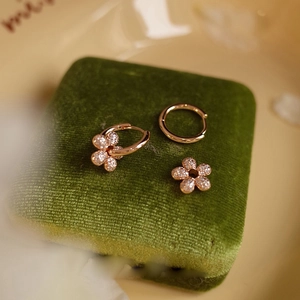 Rose Gold Plated Copper Hoop Earrings With Micro Paved Cubic Zirconia Flower Pendants Sweet Elegant Jewelry For Women