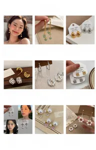 Collection détaillée de boucles d'oreilles élégantes avec perles et motifs dorés