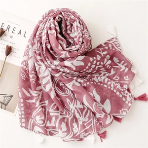 Lightweight cotton linen scarf with vintage paisley floral print and tassel trim