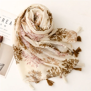 Elegant cotton linen scarf with floral leaf prints and tassels for women's travel