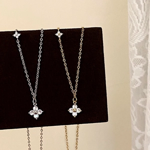 Collana Con Pendente A Fiore Zirconia Rame Catena Per Clavicola Elegante Gioielli Semplici Per Donna