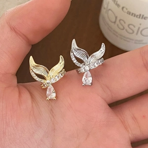Polsino Dell'orecchio Coda Di Sirena Rame Incastonato Con Zircone Clip Senza Piercing Per Donna Gioielli Di Moda