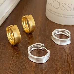 Matte Brushed Copper Hoop Earrings Irregular Wave Geometric Minimalist High End Fashion Jewelry For Women Gold Silver Tone