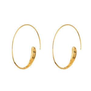 Boucles d'oreilles créoles dorées minimalistes avec détails de plaques en métal