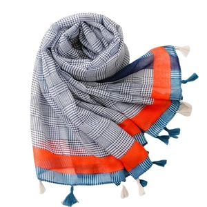 Baumwoll-Leinen-Schal mit Karomuster, orangefarbenen Rändern und blauen Quasten