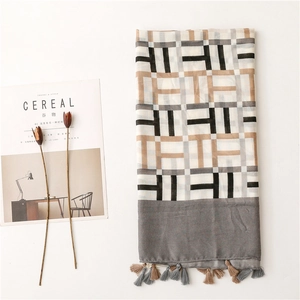 Geometric pattern cotton linen scarf with elegant tassels for sun protection