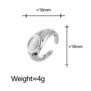 Detailed view of silver cat eye signet ring with dimensions of 16mm and weight of 4g