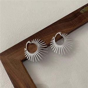 Boucles d'Oreilles Créoles en Forme d'Éventail en Argent Sterling 925 pour Femmes Vintage Lignes Rayonnantes Bijoux Géométriques Polis