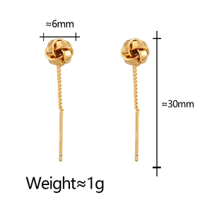 Élégantes boucles d'oreilles nœud tressé doré avec de longues chaînes et design raffiné