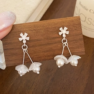 French retro zircon flower lily of the valley earrings with elegant hanging pearls
