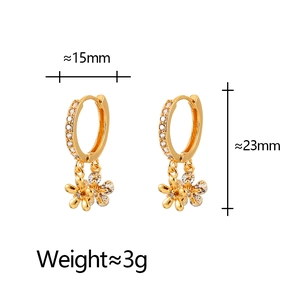 Vue détaillée des boucles d'oreilles fleur avec dimensions et mesures de poids