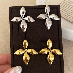 Elegant Metal Flower Petal Stud Earrings With Silver Earring Post French Retro Mirror Polish Jewelry For Women