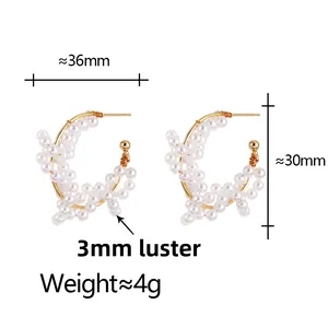 Détail de boucles d'oreilles perles en C montrant les perles de 3mm et la largeur de 36mm