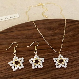 Collana Con Ciondolo A Stella E Orecchini Fatti A Mano Künstliche Perle Bianche Intrecciate Ottone Placcato Oro Catena Clavicola Minimalista