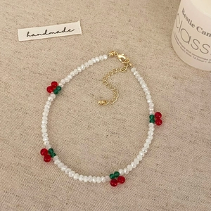 Collier de perles cerise fait main avec perles dépolies et fermoir doré chic